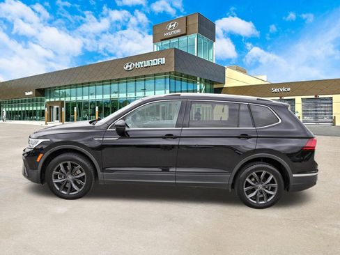Used 2023 Volkswagen Tiguan SE FWD image 9