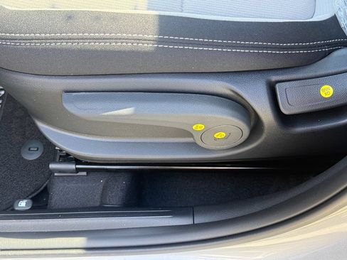 New 2026 Hyundai Venue SEL FWD image 17