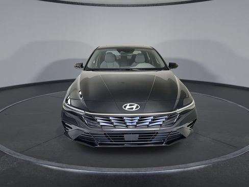 Certified 2025 Hyundai Elantra SEL FWD image 3