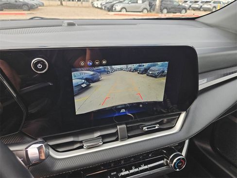 Used 2025 Chevrolet Equinox LT image 20