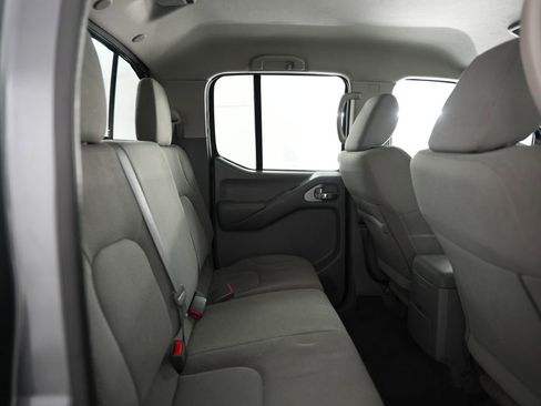 Used 2021 Nissan Frontier SV w/ Midnight Edition Floor Mats image 35