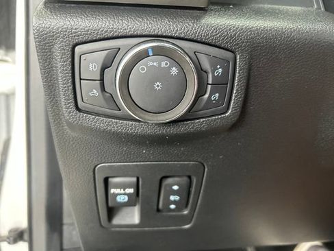 Used 2020 Ford F150 Lariat w/ Equipment Group 502A Luxury AWD/4WD image 16