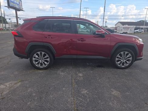 Used 2023 Toyota RAV4 XLE Premium FWD image 9