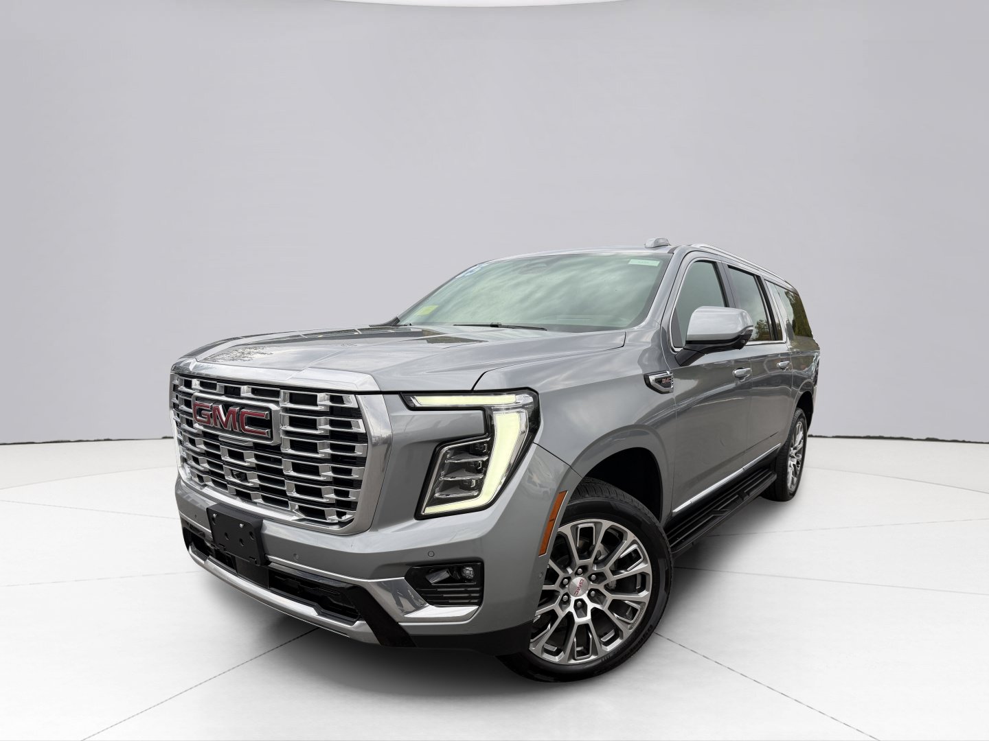 Used 2025 GMC Yukon XL Denali AWD/4WD image 1