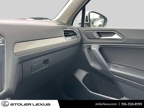 Used 2020 Volkswagen Tiguan SE AWD/4WD image 29