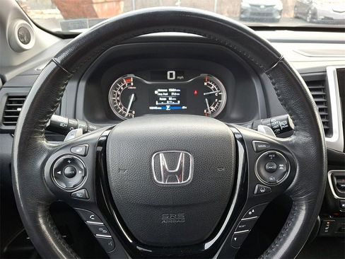 Used 2017 Honda Pilot Touring image 22