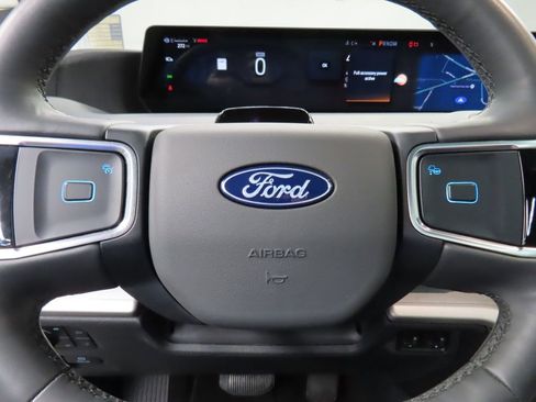 Used 2025 Ford Expedition Active image 62