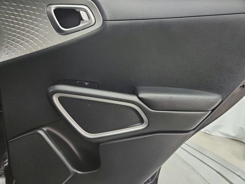 Used 2023 Kia Soul S FWD image 29