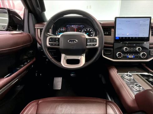 Used 2024 Ford Expedition Limited AWD/4WD image 12