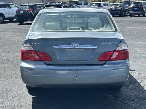 Used 2004 Toyota Avalon XL w/ Option Pkg 2 FWD image 4
