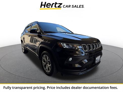 Used 2025 Jeep Compass Latitude AWD/4WD image 1
