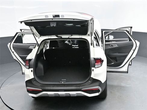 Used 2025 Kia Sportage LX image 16