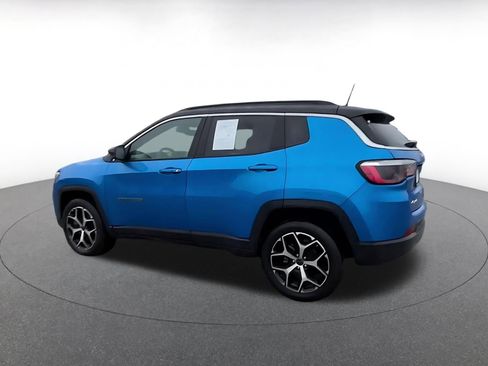 Used 2025 Jeep Compass Limited image 10