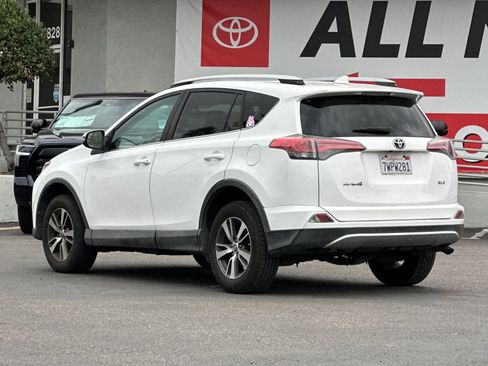 Used 2016 Toyota RAV4 XLE image 3