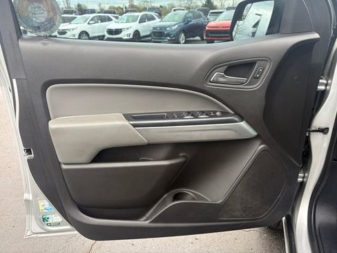Used 2016 Chevrolet Colorado LT w/ LT Convenience Package RWD image 17