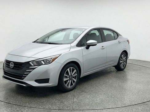 Used 2025 Nissan Versa SV FWD image 3