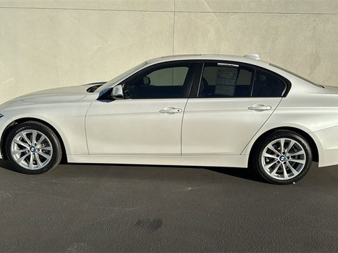 Used 2017 BMW 320i Sedan image 5