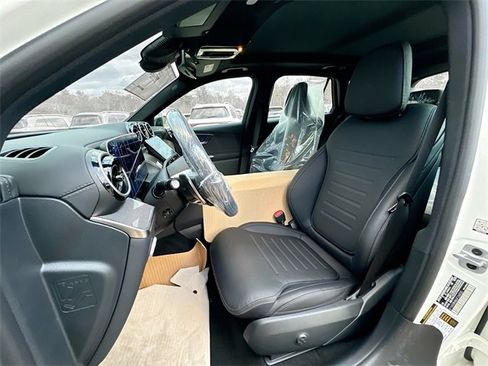 New 2025 Mercedes-Benz GLC 43 AMG GLC 43 AMG image 4