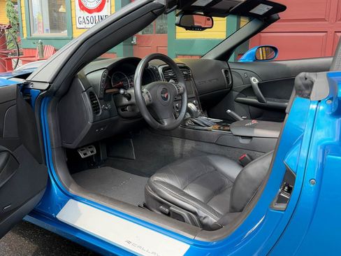 Used 2009 Chevrolet Corvette Convertible w/ Preferred Equipment Group RWD image 22