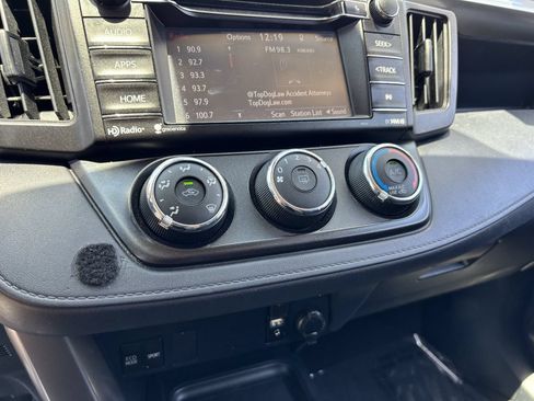 Used 2017 Toyota RAV4 LE w/ Carpet Mat Package FWD image 22
