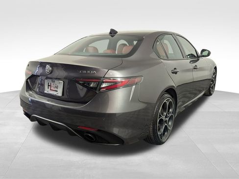 Used 2024 Alfa Romeo Giulia Veloce AWD/4WD image 22