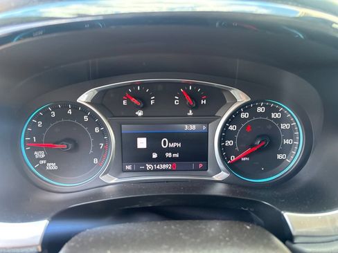 Used 2021 Chevrolet Traverse Premier AWD/4WD image 17