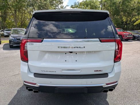 Used 2025 GMC Yukon Denali RWD image 4