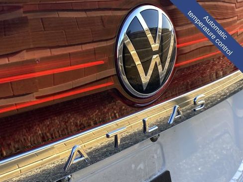 Used 2024 Volkswagen Atlas SE FWD image 9