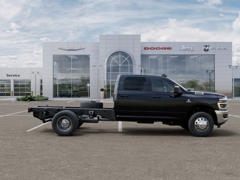 New 2025 RAM 3500 Tradesman w/ Chrome Appearance Group AWD/4WD image 42
