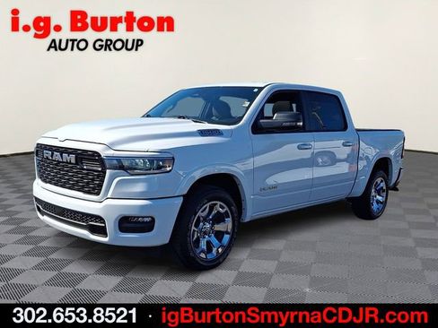 Used 2025 RAM 1500 Big Horn AWD/4WD image 3