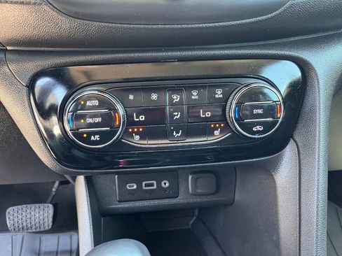 Used 2023 Buick Encore GX Essence w/ Experience Buick Package AWD/4WD image 19