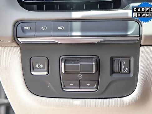 Used 2024 Cadillac Escalade Sport Platinum w/ LPO, ONYX Package image 23