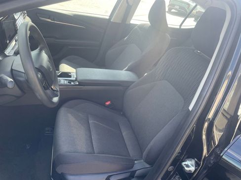 Used 2025 Toyota Camry LE image 37