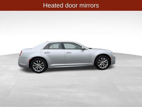 Used 2021 Chrysler 300 Touring L AWD/4WD image 8