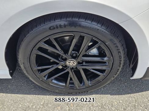 Used 2025 Toyota Camry SE FWD image 20