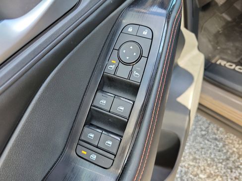 Certified 2025 Nissan Rogue SV image 17