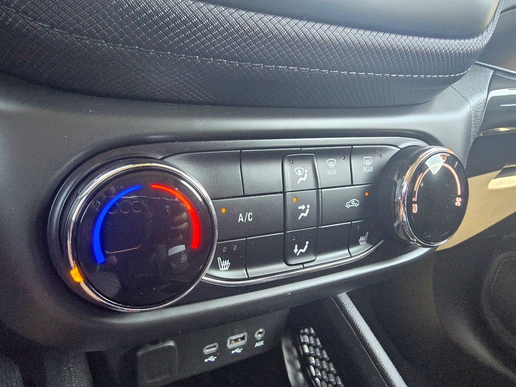 Used 2023 Chevrolet TrailBlazer LT FWD image 31
