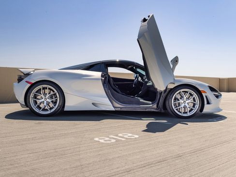 Used 2020 McLaren 720S Performance RWD image 20