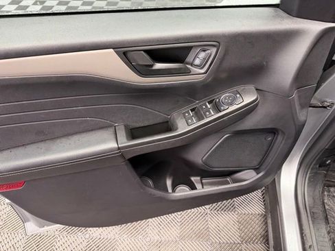 Used 2022 Ford Escape SE w/ Convenience Package image 13