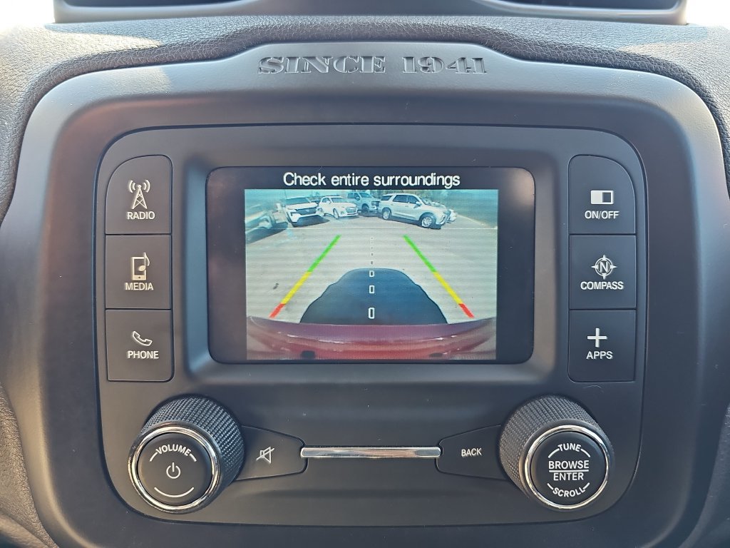 Used 2016 Jeep Renegade Latitude AWD/4WD image 23