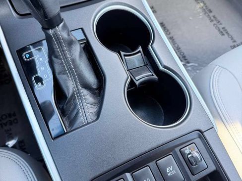 Used 2017 Toyota Camry XLE FWD image 31
