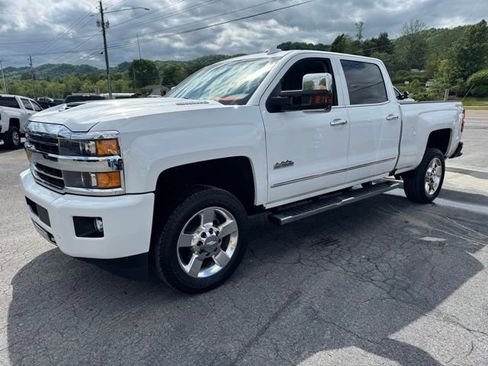 Used 2019 Chevrolet Silverado 2500 High Country w/ Duramax Plus Package AWD/4WD image 5