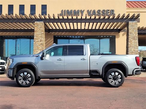 Used 2025 GMC Sierra 2500 Denali w/ Denali Reserve Package image 9