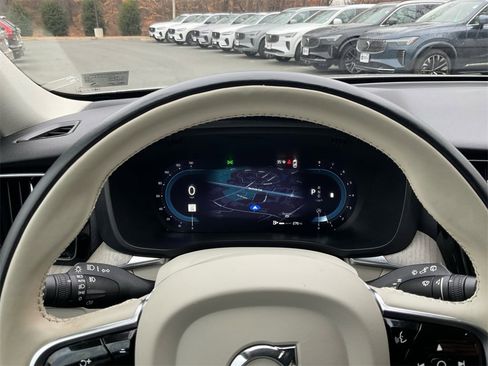 Certified 2023 Volvo XC60 B5 Plus image 18