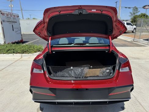 New 2025 Hyundai Elantra SEL image 14