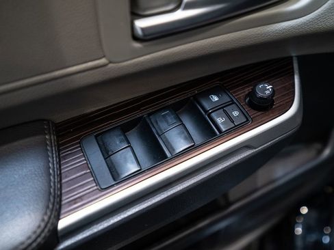 Used 2024 Toyota Sienna XLE image 21