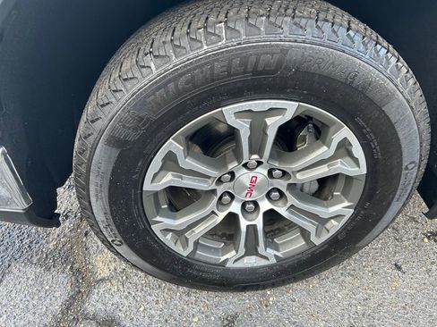 Used 2025 GMC Sierra 1500 SLT image 9