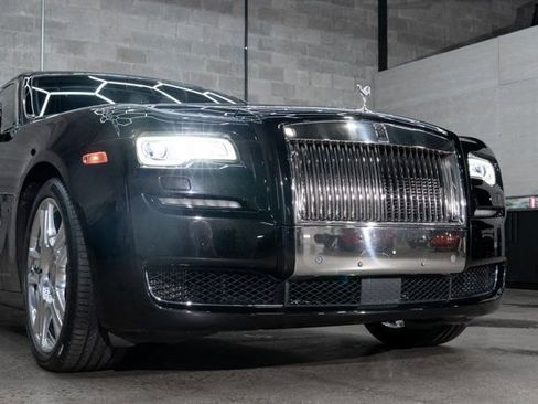 Used 2016 Rolls-Royce Ghost image 31