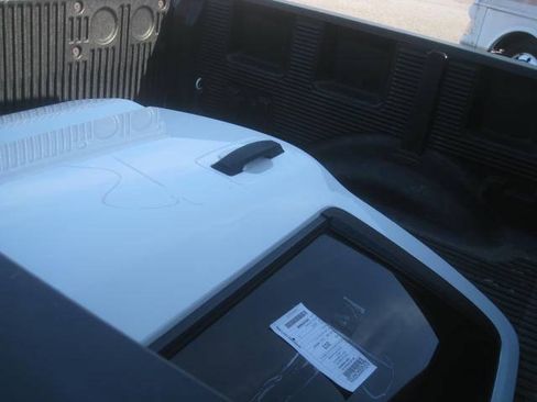 Used 2018 Nissan Titan SV AWD/4WD image 10