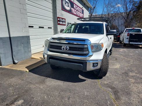 Used 2014 Toyota Tundra SR5 image 2